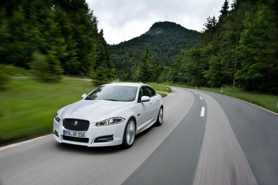  Jaguar XF 2011 года  (фото 35 из 79)